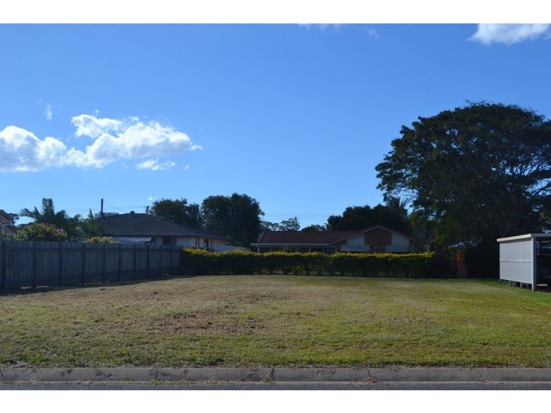 21 South Street, Urangan QLD 4655