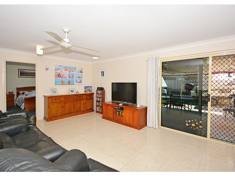 6 Isis Court, Eli Waters QLD 4655