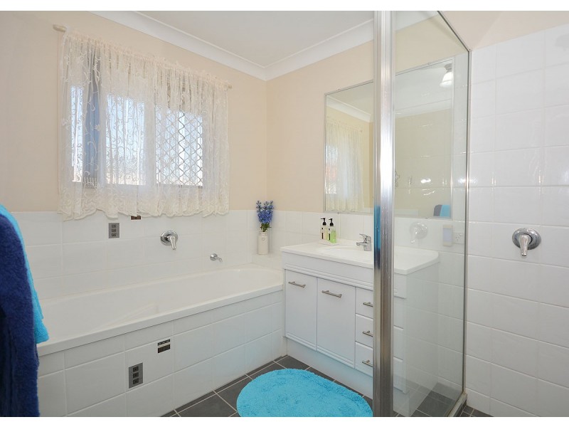 6 Isis Court, Eli Waters QLD 4655