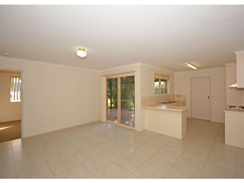 5 Rosella Way, Eli Waters QLD 4655