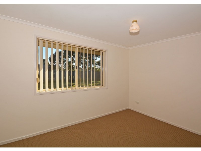 5 Rosella Way, Eli Waters QLD 4655
