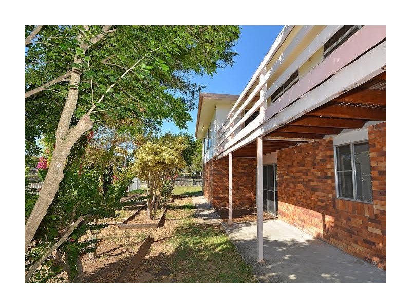 8 Desmond Drive, Toogoom QLD 4655