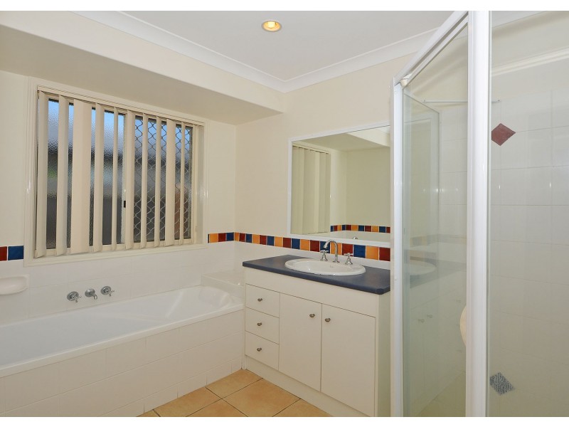 17 Surrey Court, Kawungan QLD 4655