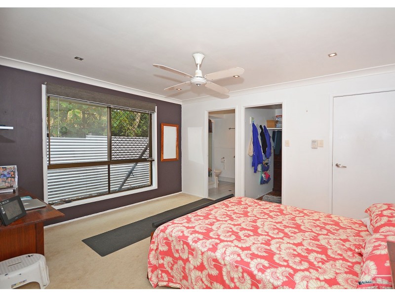 239 Torquay Terrace, Torquay QLD 4655