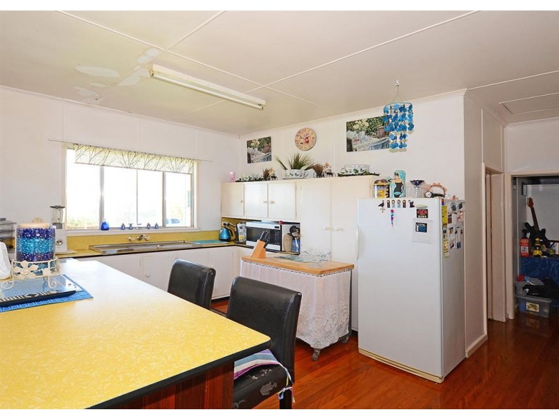 95 Esplanade, Point Vernon QLD 4655