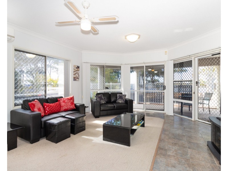438 Esplanade, Torquay QLD 4655