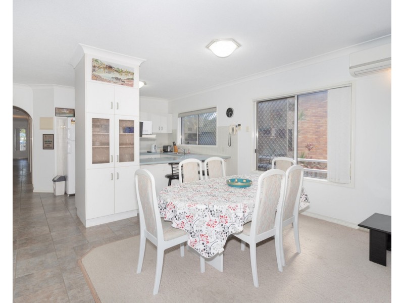 438 Esplanade, Torquay QLD 4655