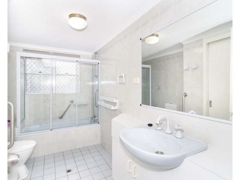 438 Esplanade, Torquay QLD 4655