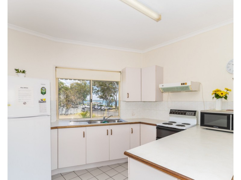 457 Esplanade, Torquay QLD 4655