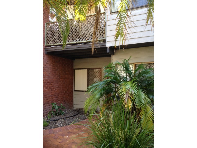 6/447 Esplanade, Torquay QLD 4655