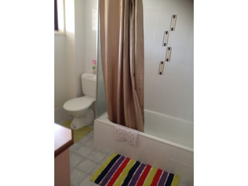 6/447 Esplanade, Torquay QLD 4655