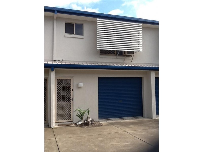 3/4 Pilot Street, Urangan QLD 4655