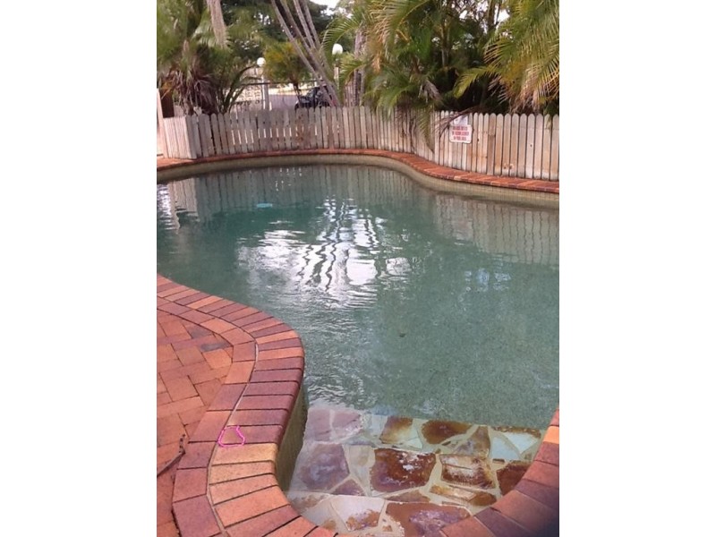 3/4 Pilot Street, Urangan QLD 4655
