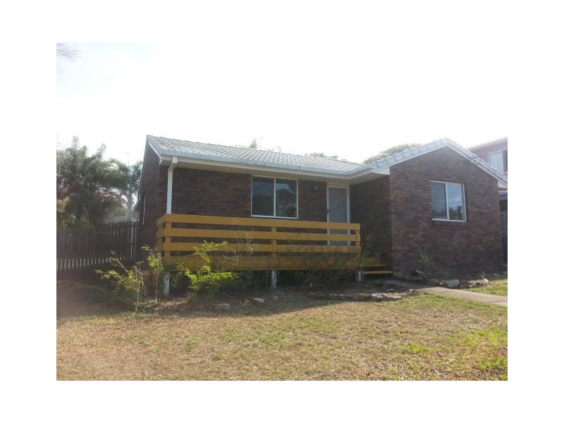 84 Hammond Street, Urangan QLD 4655