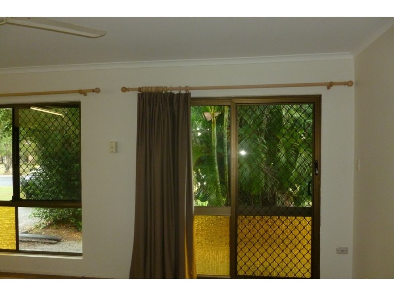 12 Vanda Street, Urangan QLD 4655