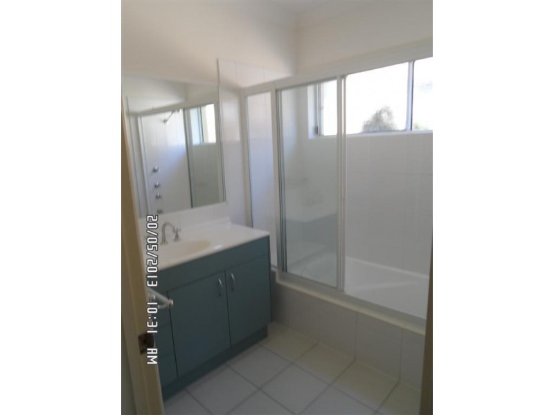 11/58 Stephenson St, Torquay QLD 4655