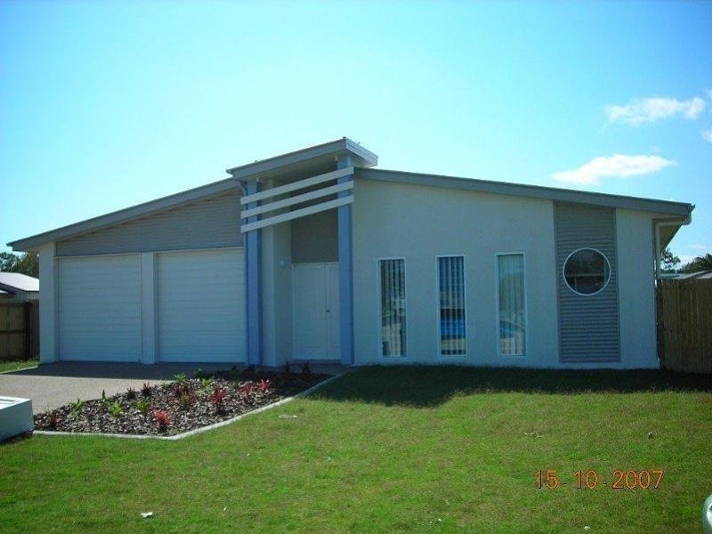 12 Wave Court, Toogoom QLD 4655