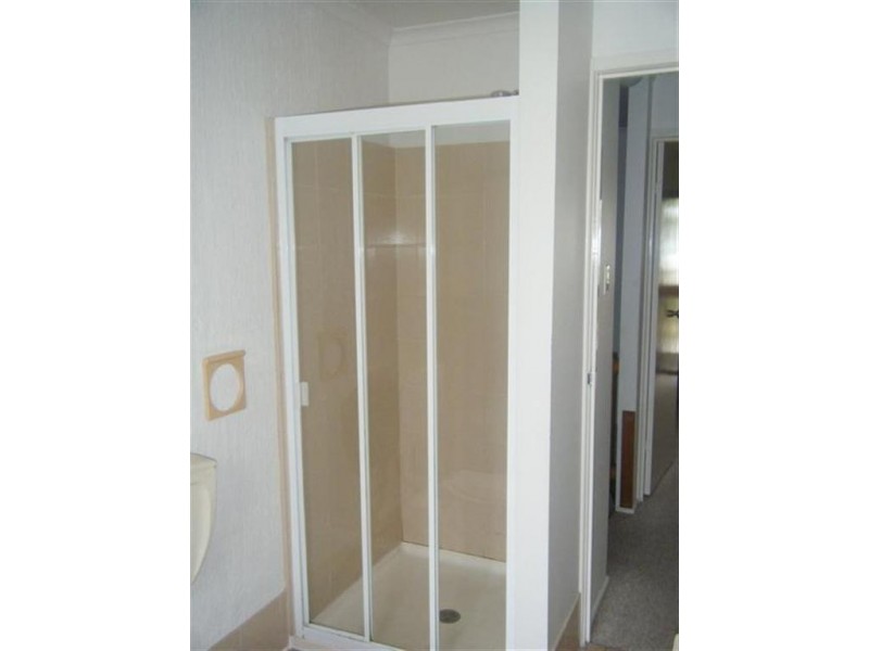 2/436 Charlton Esplanade, Torquay QLD 4655