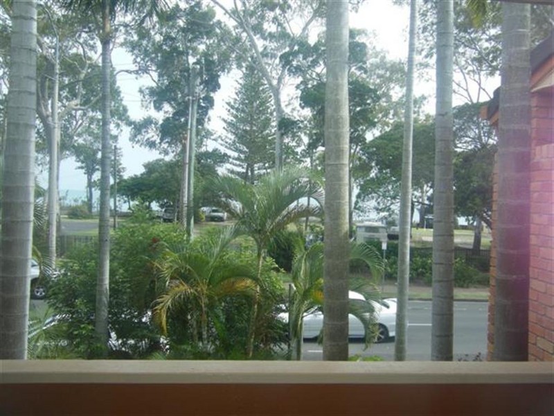 2/436 Charlton Esplanade, Torquay QLD 4655