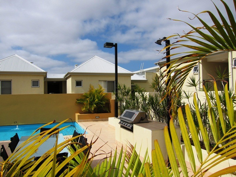 8/76 Newcastle Street, Perth WA 6000