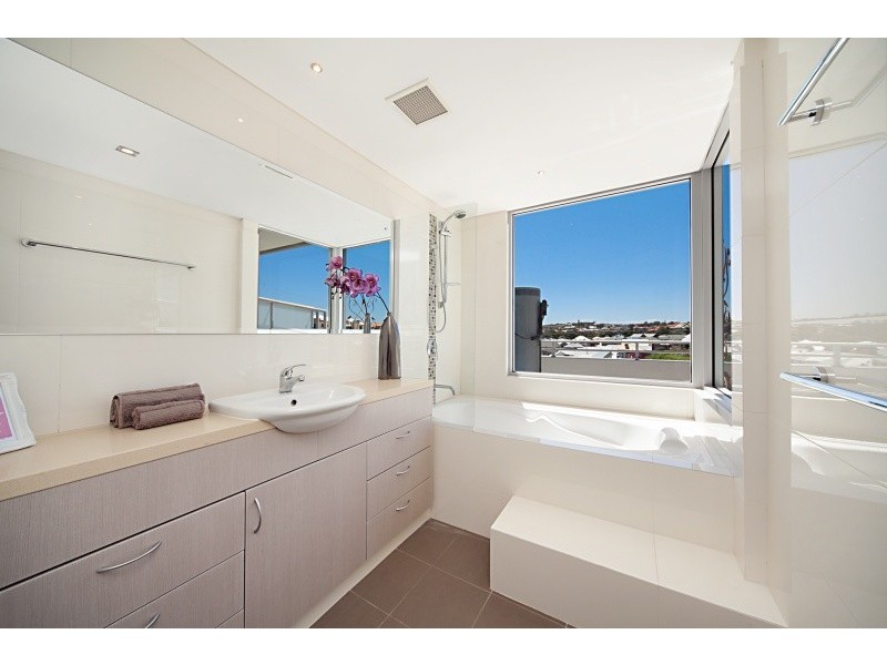 9/10 Kwong Alley, Fremantle WA 6160