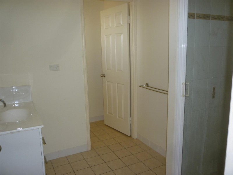 16 Annie Close, Gracemere QLD 4702