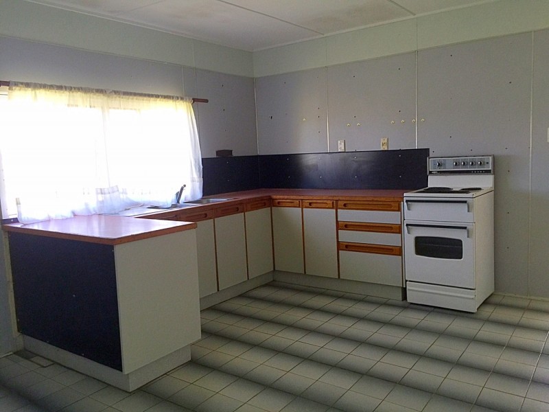64 Arthur Street, Gracemere QLD 4702