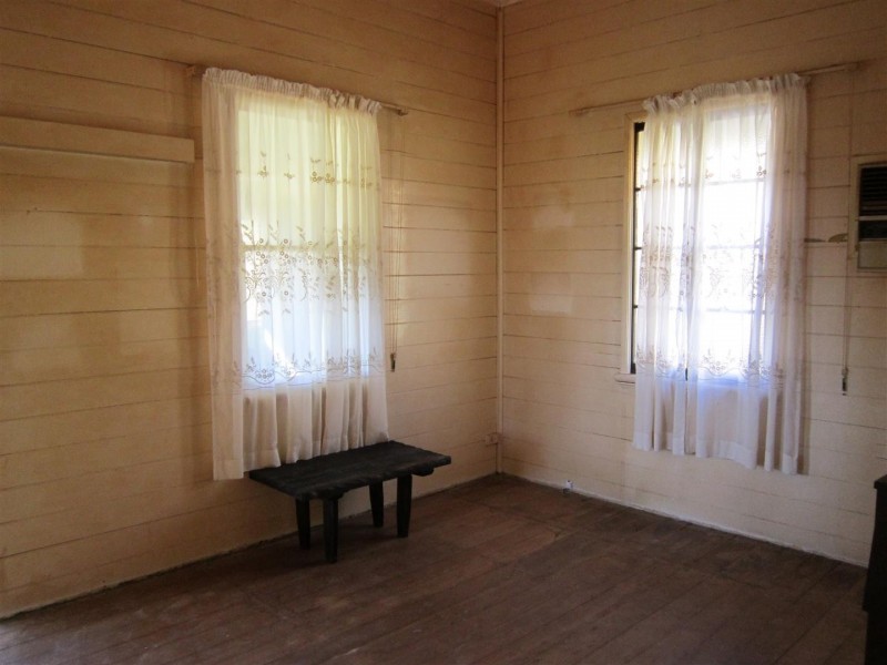 130 East Street, Mount Morgan QLD 4714