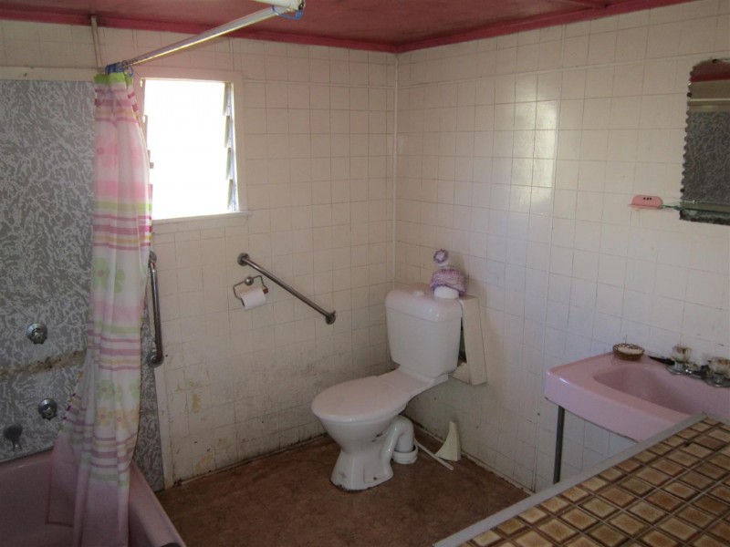 130 East Street, Mount Morgan QLD 4714