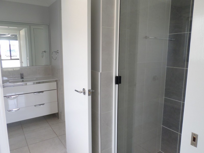 4 Boatwright Avenue, Gracemere QLD 4702