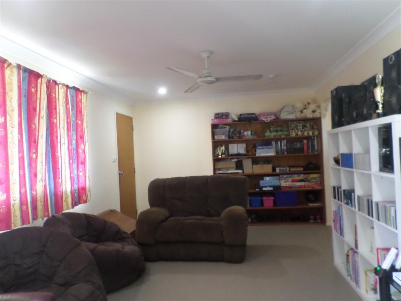 2 Schirmer Close, Gracemere QLD 4702