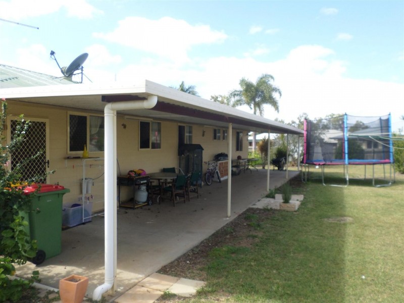 2 Schirmer Close, Gracemere QLD 4702