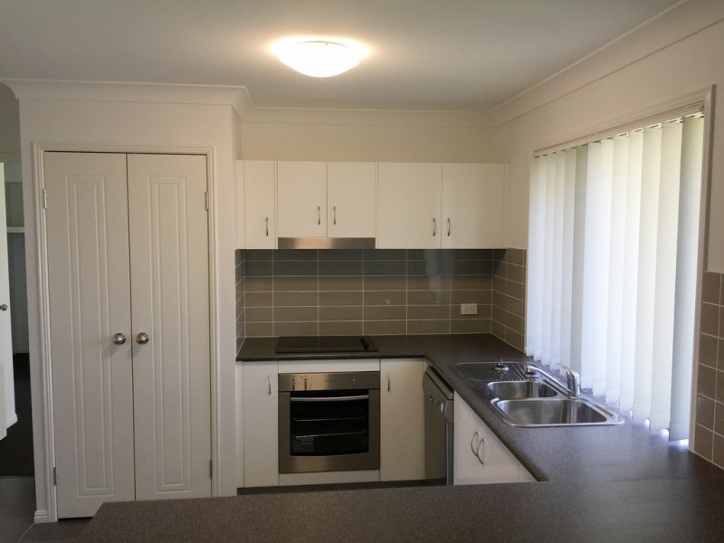 4 Burke and Wills Drive, Gracemere QLD 4702