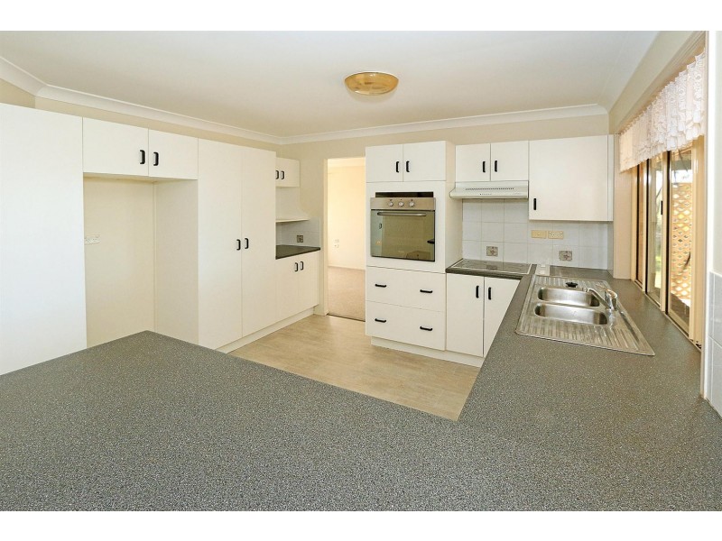 4 Esme Place, Gracemere QLD 4702