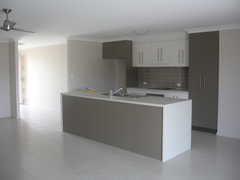 10 Tippett Crescent, Gracemere QLD 4702