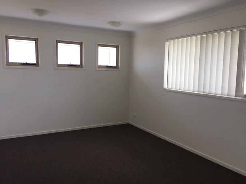 30 Koolamarra Drive, Gracemere QLD 4702