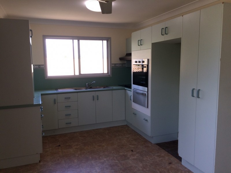 13 THORA STREET, Gracemere QLD 4702