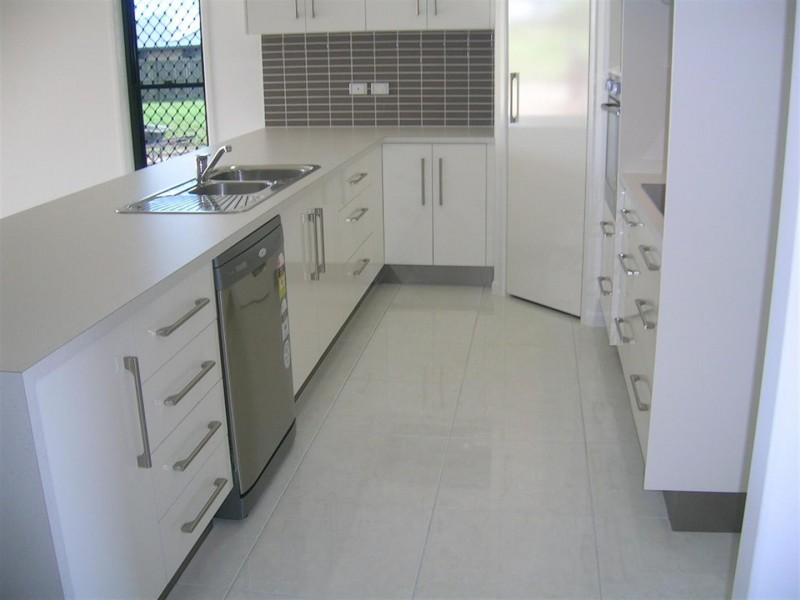 6 Thomas Street, Gracemere QLD 4702