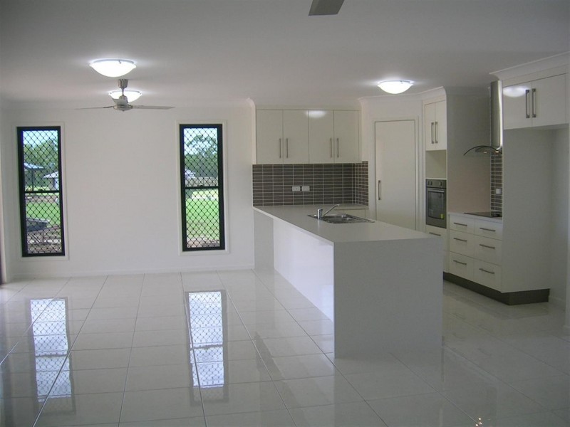 6 Thomas Street, Gracemere QLD 4702