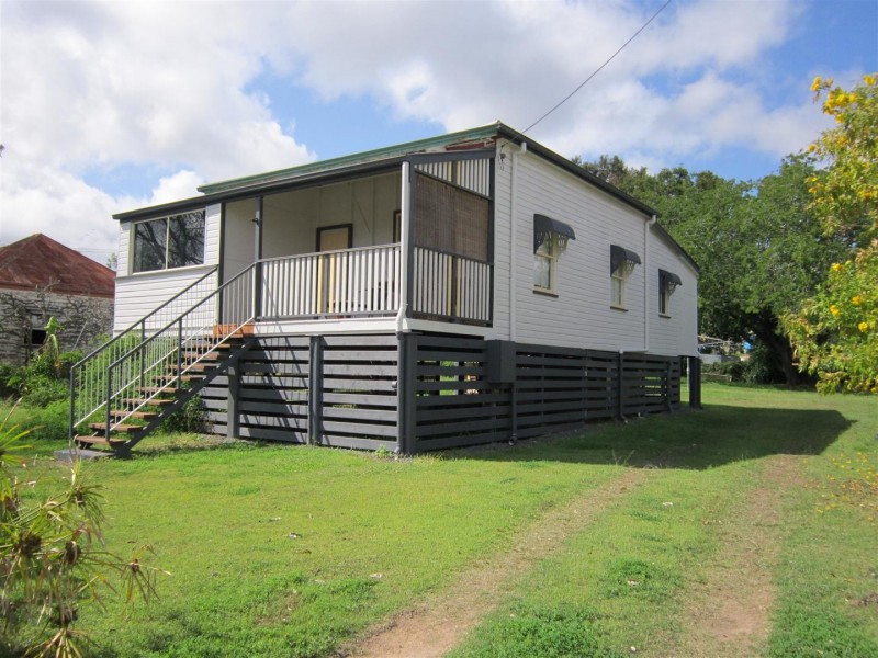 56 Hall Street South, Mount Morgan QLD 4714