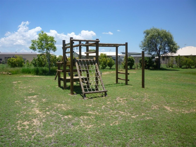 42 Ingram Drive, Gracemere QLD 4702