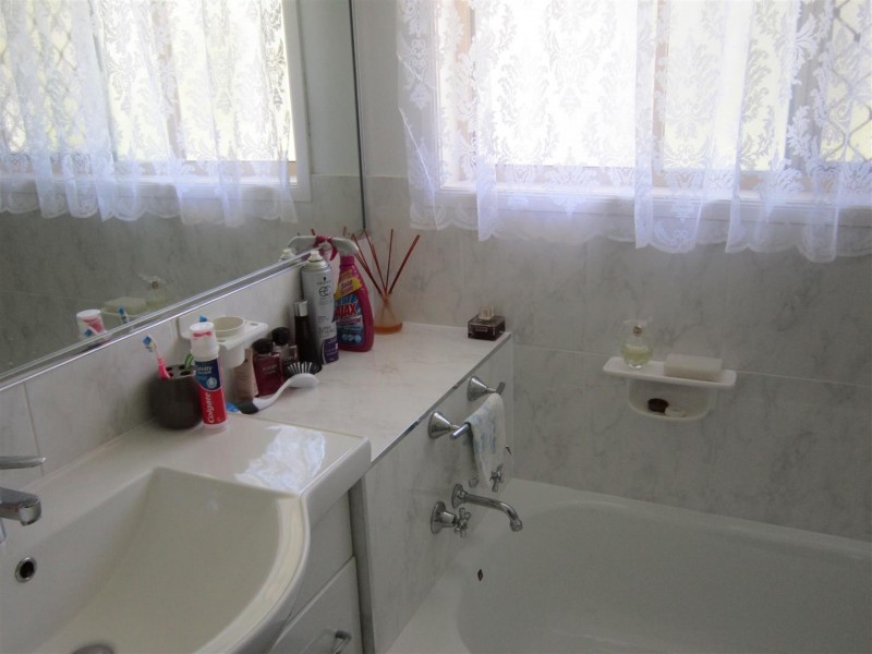 35 Sunrise Crescent, Gracemere QLD 4702