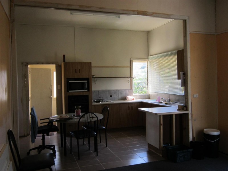 59 Dee Street, Mount Morgan QLD 4714