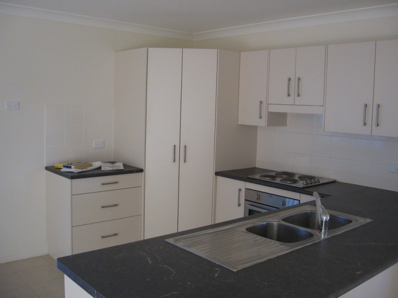 4 Seonaid Place, Gracemere QLD 4702