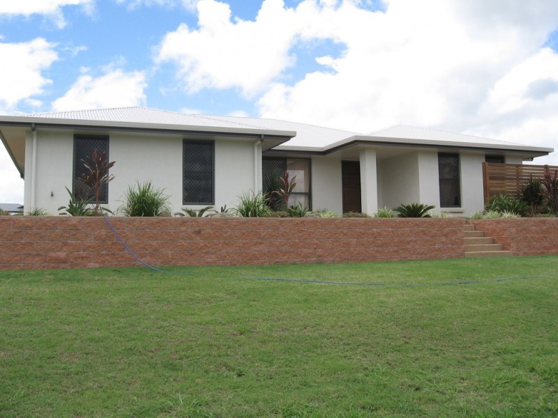 2 Sturt Court, Gracemere QLD 4702