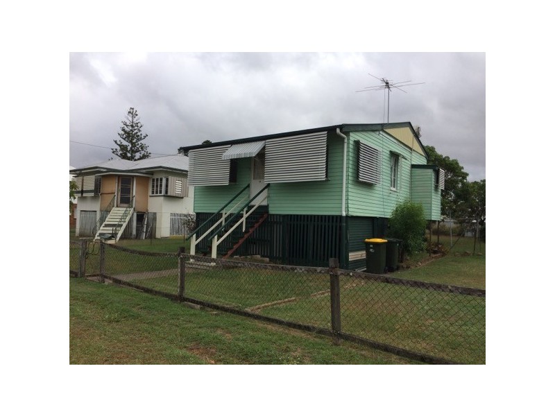 35 Armstrong Street, Berserker QLD 4701
