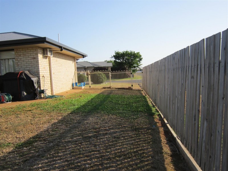 1 Zamia Way, Gracemere QLD 4702