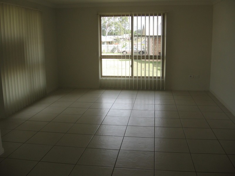 18 Seonaid Place, Gracemere QLD 4702