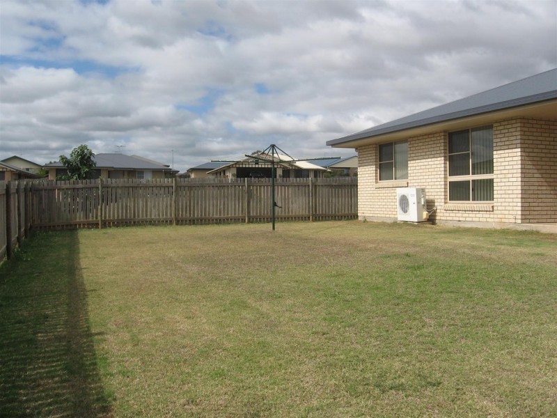 18 Seonaid Place, Gracemere QLD 4702