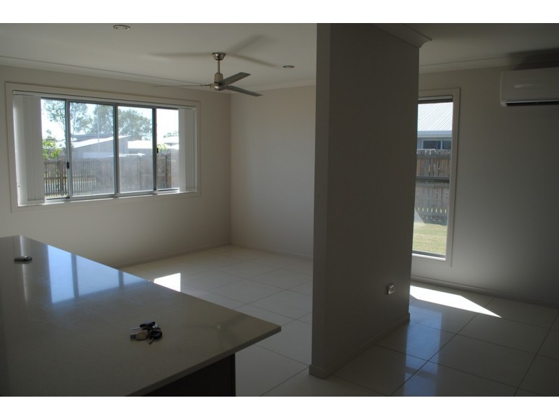 9 Owen Avenue, Gracemere QLD 4702